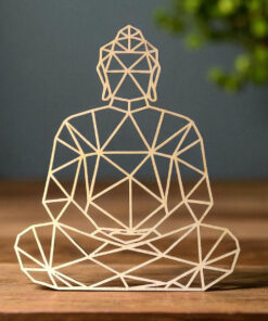 Holzdeko Buddha im Low-Poly-Stil, lasergeschnitten aus Pappelholz mit dunklen Schnittkanten
